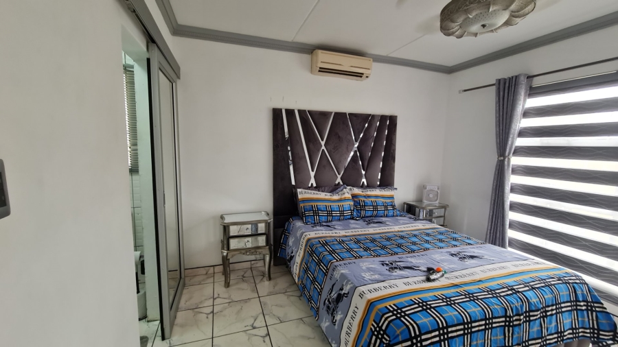 2 Bedroom Property for Sale in Safari Gardens North West